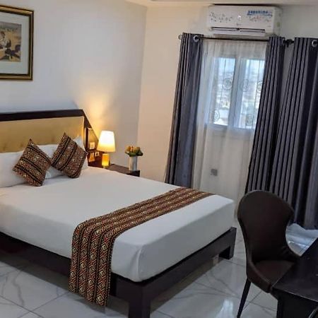 Bravia Eco Hotel Ломе Экстерьер фото