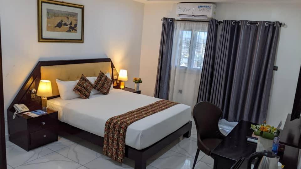 Bravia Eco Hotel Ломе Экстерьер фото